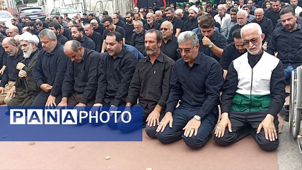اقامه نماز ظهر عاشورا در محمودآباد 