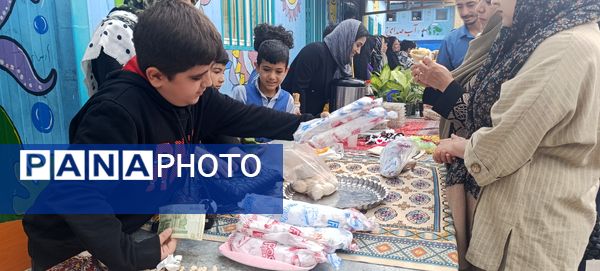 برپایی بازارچه در  دبستان امام جعفر صادق (ع) آشخانه