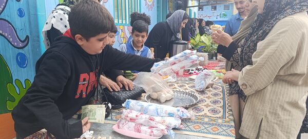 برپایی بازارچه در  دبستان امام جعفر صادق (ع) آشخانه