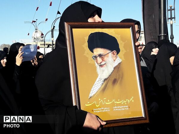 خروش مردم همدان در فراق امام امت