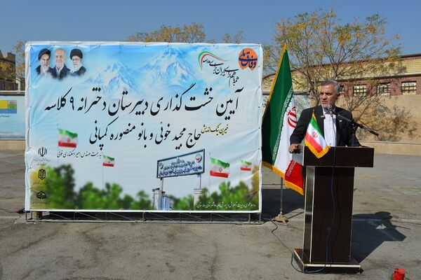حاج مجید خوئی و بانو کمپانی، سازندگان ۹ کلاس جدید برای دختران بهارستانی