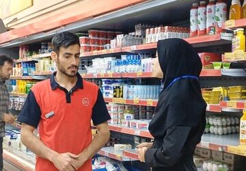 بررسی  وضعیت فروشگا ههای توزیع مواد غذایی در شهرستان رزن