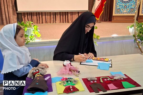 حضور پدر بزرگ‌ها و مادر بزرگ‌ها در کودکستان حکمت نبوی ناحیه دو شهرری 