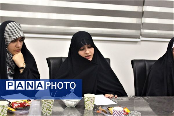 محفل شعر بانوان «رحیل» ویژه کودکان شهید 