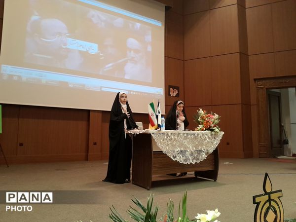 جلسه اولیا مربیان پایه هشتم دبیرستان مصلی نژاد حضرت زهرا 