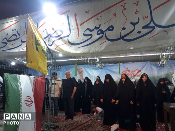 اقامه نماز استغاثه به امام زمان (عج) در موکب حماسه مقاومت دانش آموز 
