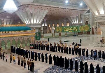 تجدید میثاق دانش‌آموزان البرزی در چهلم شهدای تروریستی  آمریکایی با اجرای سرود ایرانمون