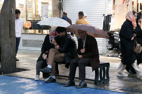 لحظه تحویل سال نو در کنار بارگاه ملکوتی امام رضا (ع)