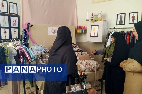 برگزاری جشنواره هفته مشاغل در هنرستان کوثر قیامدشت ری یک