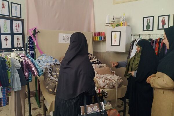 برگزاری جشنواره هفته مشاغل در هنرستان کوثر قیامدشت ری یک