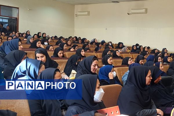 صعود به قله‌های تکنولوژی و فناوری با ارتقا سواد دیجیتال معلمان 