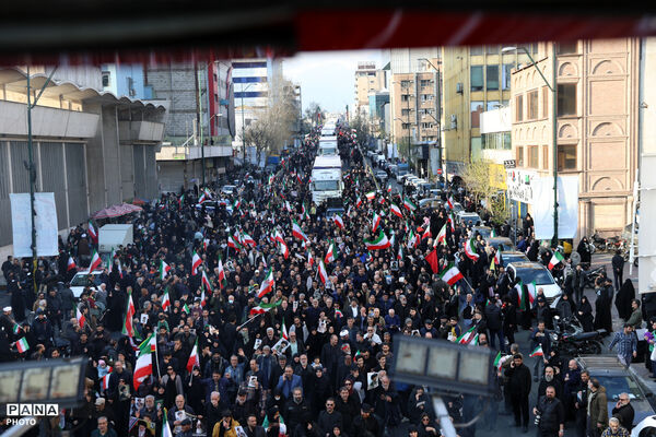 تشییع پیکر شهیدان لاریجانی، سلیمانی و شهدای ناوشکن دنا - 3