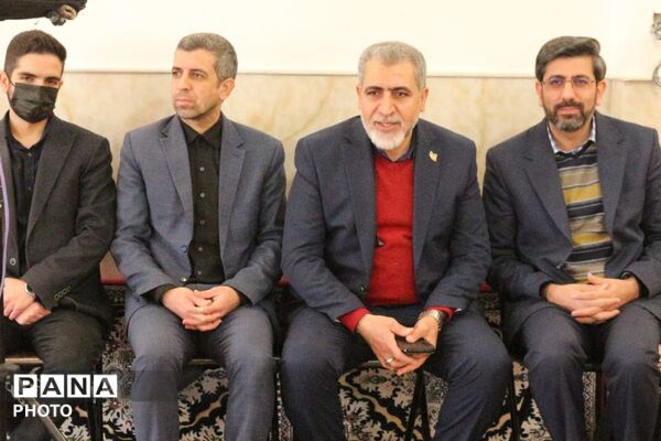 آغاز مسیر بندگی؛ جشن تکلیف دانش‌آموزان دختر فیروزکوهی