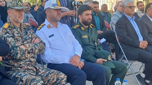 نواختن زنگ استانی مهر، ایثار و مقاومت در مدرسه نمونه دولتی ۹ دی به مناسبت آغاز سال تحصیلی و هفته دفاع مقدس
