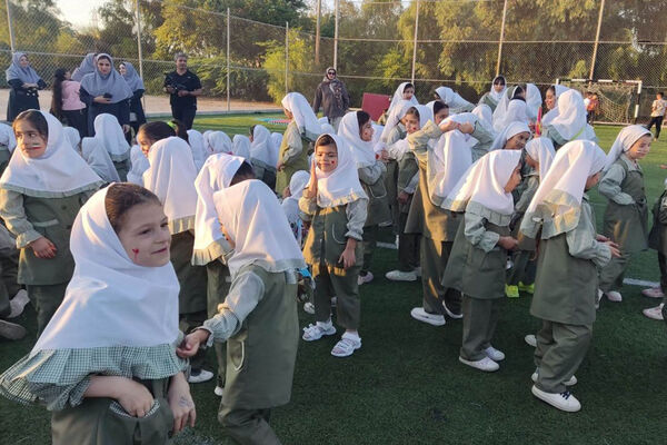 جشنواره بادبادک و بازی‌های بومی محلی در پایگاه دریایی بوشهر 