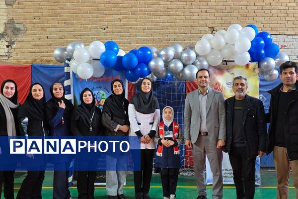 مسابقات ورزشی بین مدرسه‌ای در رباط‌کریم