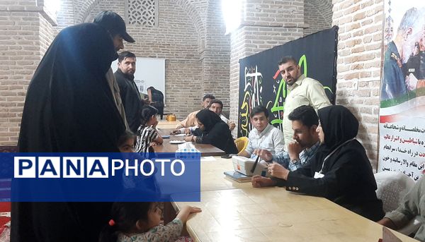 حضور مردم ولایتمدار نیشابور پای صندوق‌های رای