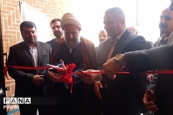 ردپایی از نقش و نگار در نمایشگاه دائمی شهرداری قرچک با آثار جشنواره دانش‌آموزی فرهنگی- هنری فردا