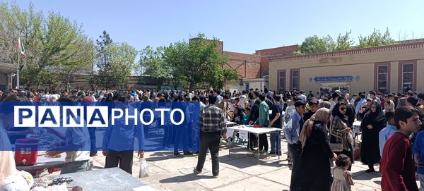 برپایی بازارچه در مدرسه ولیعصر آشخانه 