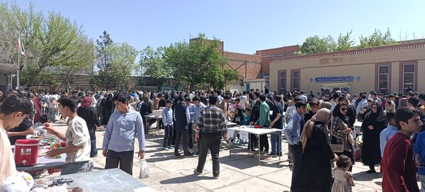 برپایی بازارچه در مدرسه ولیعصر آشخانه 