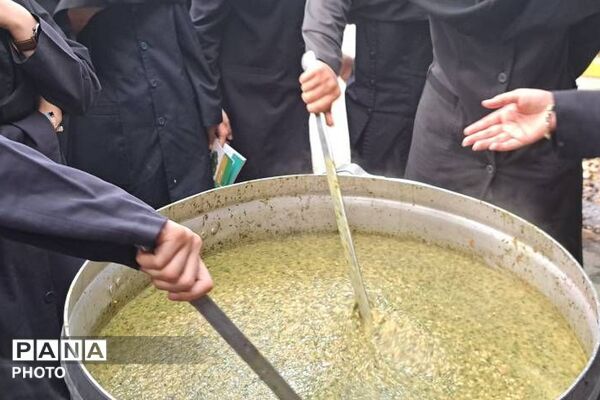 حضور دانش‌آموزان مدارس ناحیه دو شهرری در مجلس عزاداری حضرت زهرا (س)