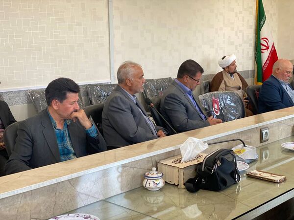 جلسه گرامیداشت مقام معلم در آموزش و پرورش مه ولات