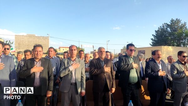 افتتاح دو زمین چمن مصنوعی در شهرستان اسفراین