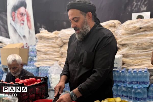 همدلی و وحدت مردم پشت صحنه حضور میلیونی در تشییع رهبر شهید 