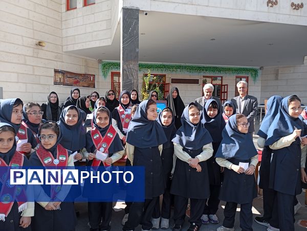 انتخابات شورای دانش آموزی در دبستان آرمینه مصلی نژاد ناحیه ۶ 