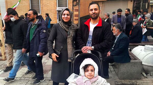 حضور اقشار مختلف جامعه در راهپیمایی پر شکوه ۲۲ بهمن سال ۱۴۰۴