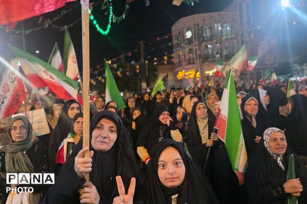 تداوم حضور در خیابان‌ها؛ رمز اتحاد و پیروزی 