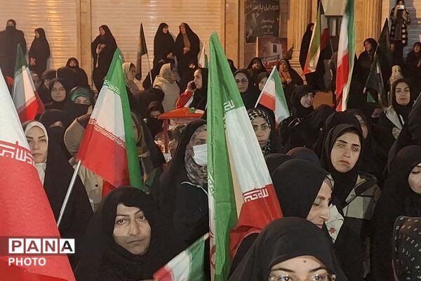 اجتماع پرشور شبانه مردم انقلابی در شهرستان فیروزکوه