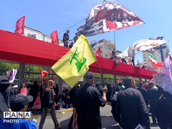 مراسم تشییع رهبر معظم انقلاب و خانواده ایشان در مشهد