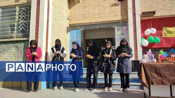 جشن نیمه شعبان  و دهه فجر در دبیرستان شهید  مرتضی مطهری (عترت) 