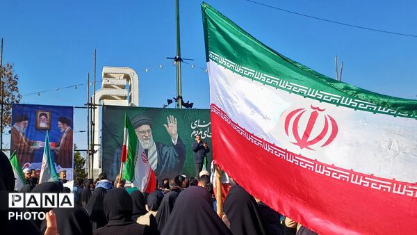  بیعت مردم رزن با سومین رهبر نظام مقدس جمهوری اسلامی ایران