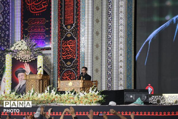 حرم امام رضا(ع) غرق در عطر اشک و بدرقه رهبر شهید