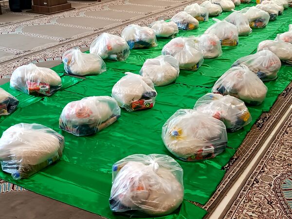 تهیه و توزیع بسته‌های معیشتی بین نیازمندان