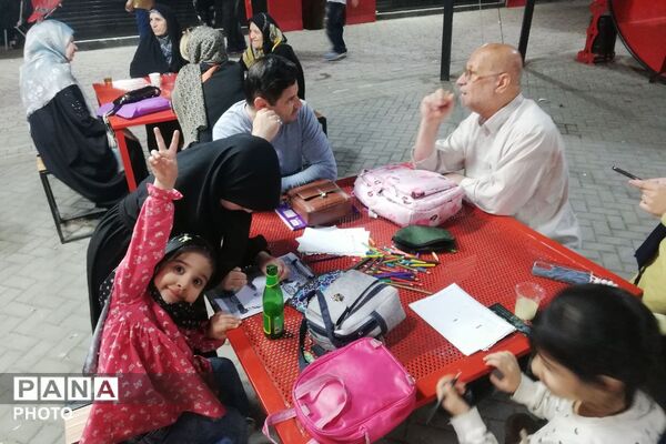 دهه نودی‌ها در میدان