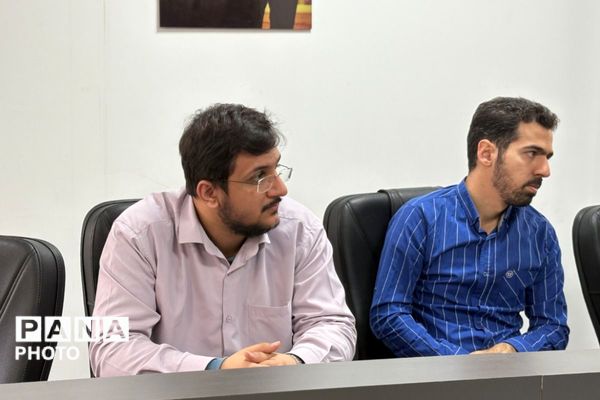 نشست صمیمی سرگروه‌ها به مناسبت هفته امور تربیتی