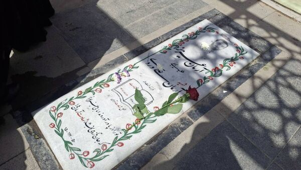 فرهنگیان منطقه ۱۴ تهران، به سرداران شهید جنگ ۱۲ روزه ادای احترام کردند