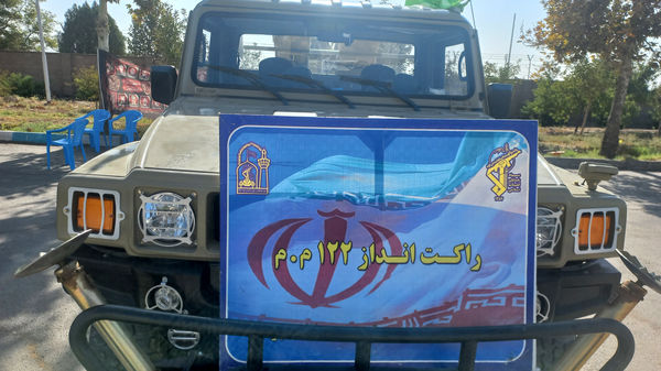 نمایشگاه هفته دفاع مقدس در مجتمع فرهنگی و ورزشی فجر نیشابور