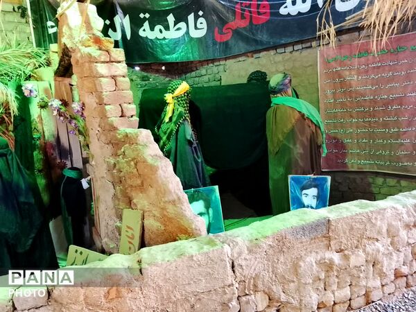 برپایی نمایشگاه «غنچه‌های خونین» در باقرآباد قم