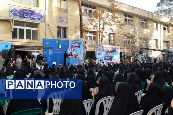 در دل این زمستان سخت و از پس سال‌ها، همچنان عطر آزادی به مشام می‌رسد