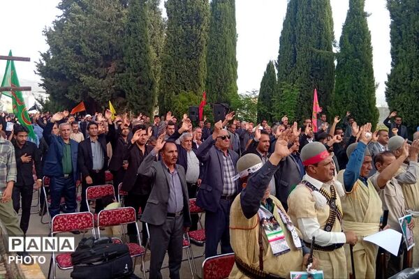 مراسم گرامیداشت چهلمین روز شهادت شهید علی کیانی در گلزار شهدای یاسوج