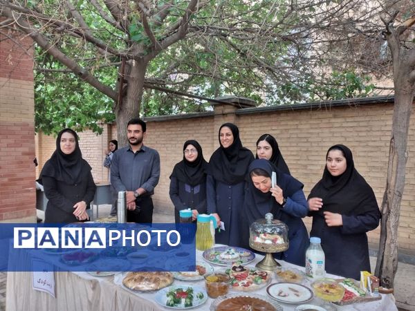 جشنواره صبحانه سالم در هنرستان موفقیان شهرستان نظرآباد