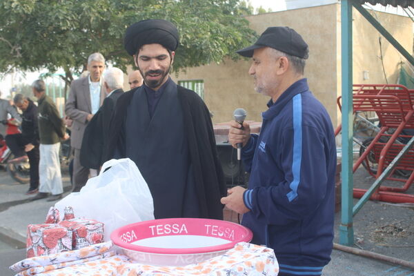پیاده‌روی خانوادگی در روستای بندرگاه شهرستان بوشهر
