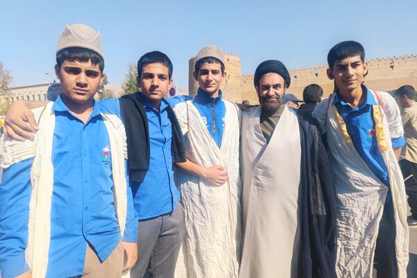 روز دانش‌آموز، روز خروشِ آگاهی و شادابی