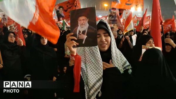 بیعت مردم با آقای شهید ایران 