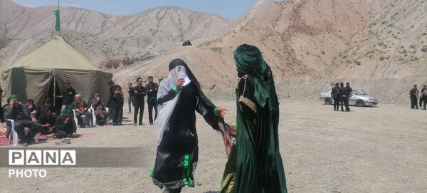 مراسم نمادین تعزیه خوانی در روز عاشورای حسینی در شهر بار نیشابور