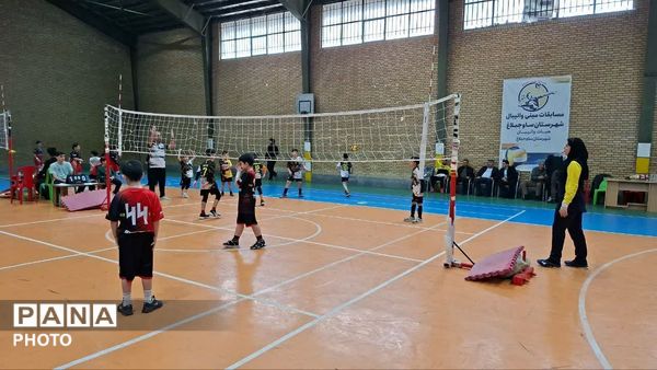 مسابقات مینی والیبال پسران ساوجبلاغ